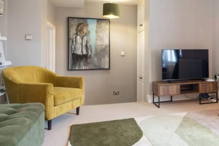 Central, Stunning 2 Bed Apartment With Parking! Cambridge  Exteriör bild