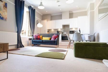 Central, Stunning 2 Bed Apartment With Parking! Cambridge  Exteriör bild